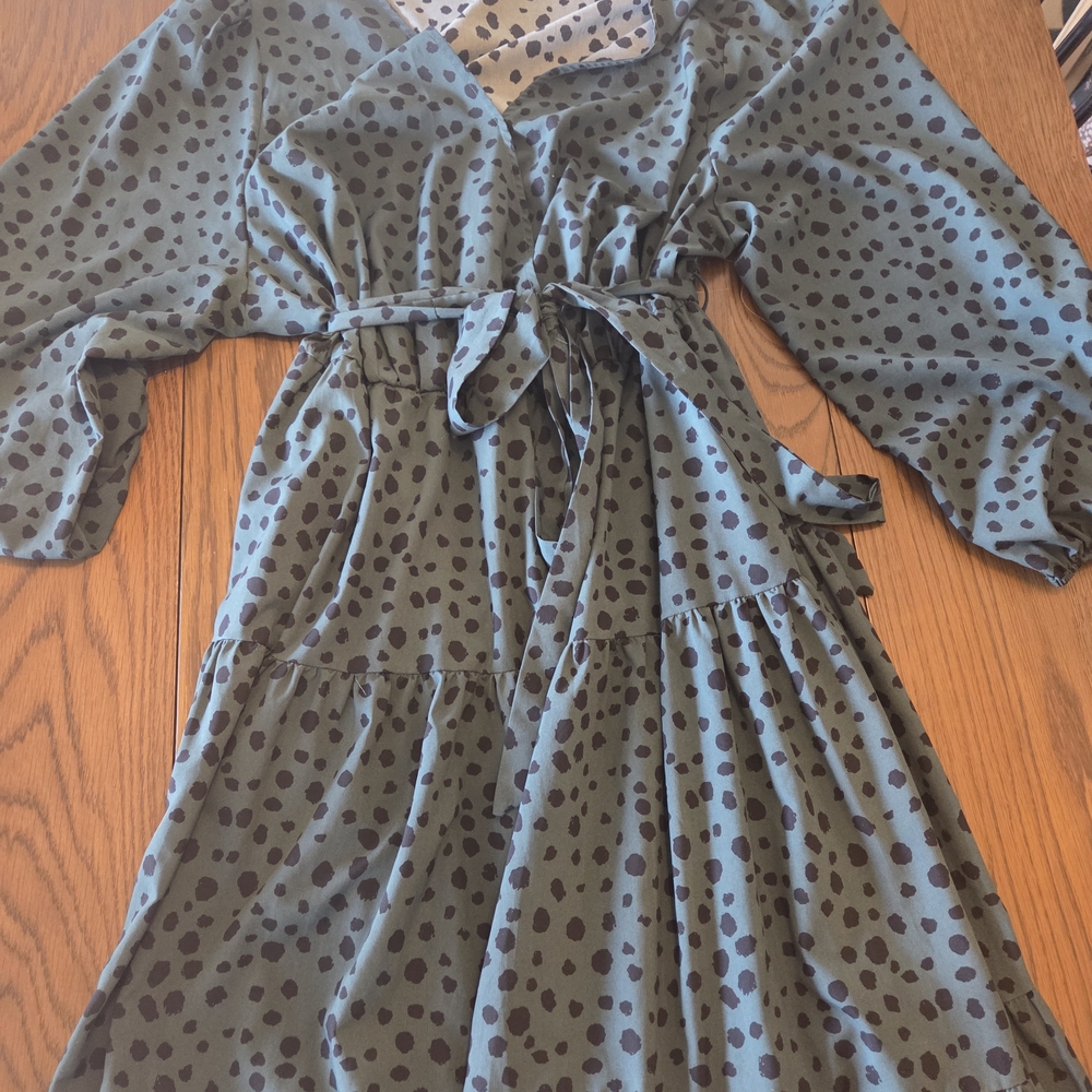 BloomChic Green Polka Dot Wrap Maxi Dress - Picture 2 of 3